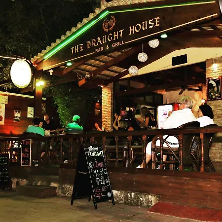 The Draught House Pub-inn * Malia