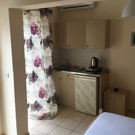 The Draught House Pub-inn Malia